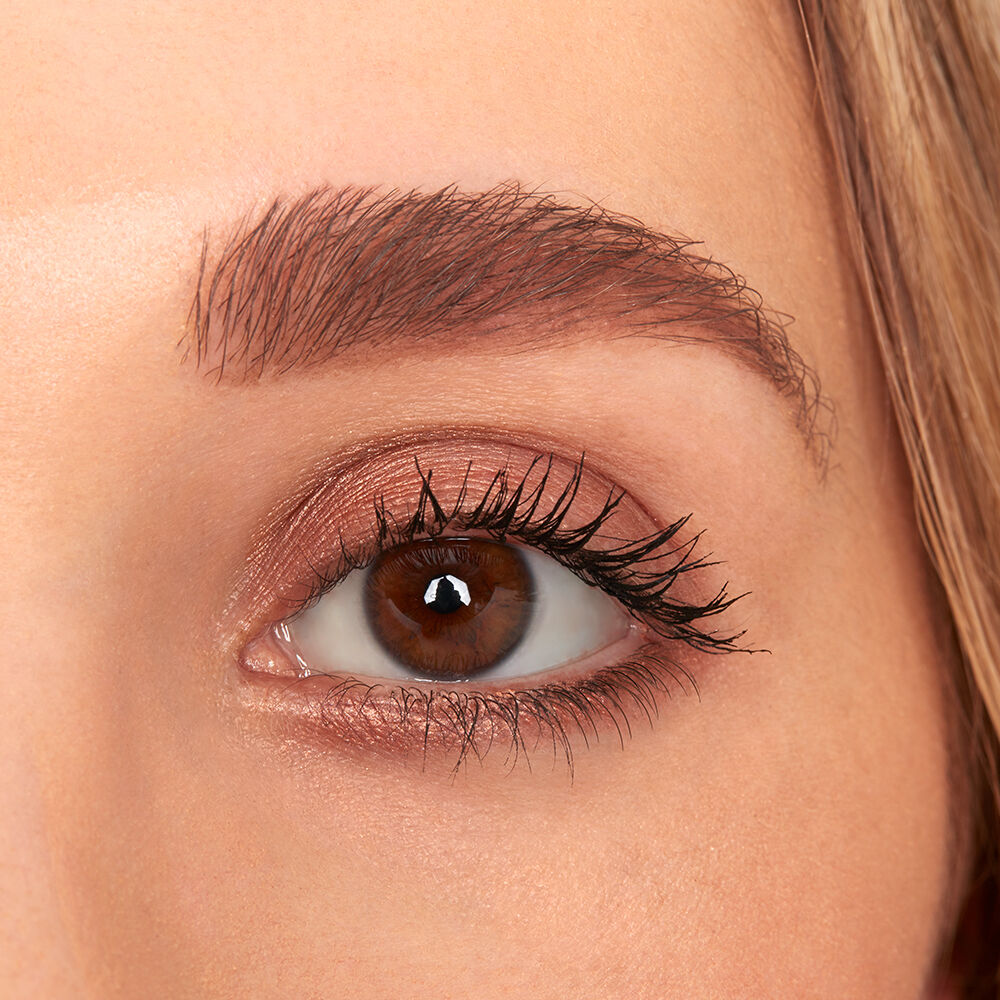 Fill & Fluffy Eyebrow Pencil Pomade Pencil on model