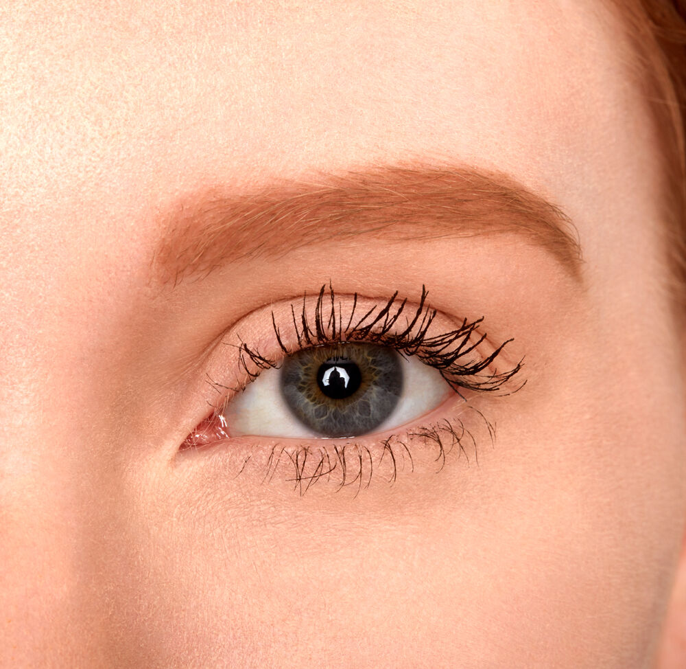 Fill & Fluffy Eyebrow Pencil Pomade Pencil on model