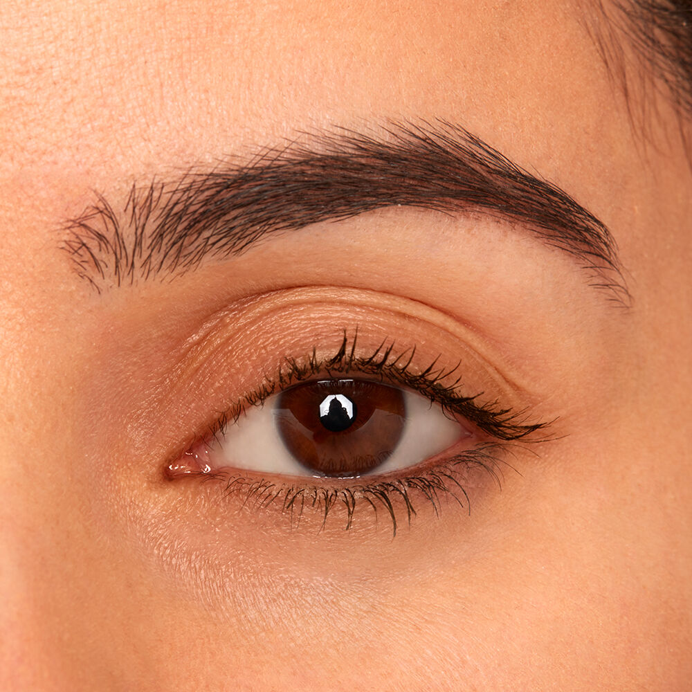 Fill & Fluffy Eyebrow Pencil Pomade Pencil on model