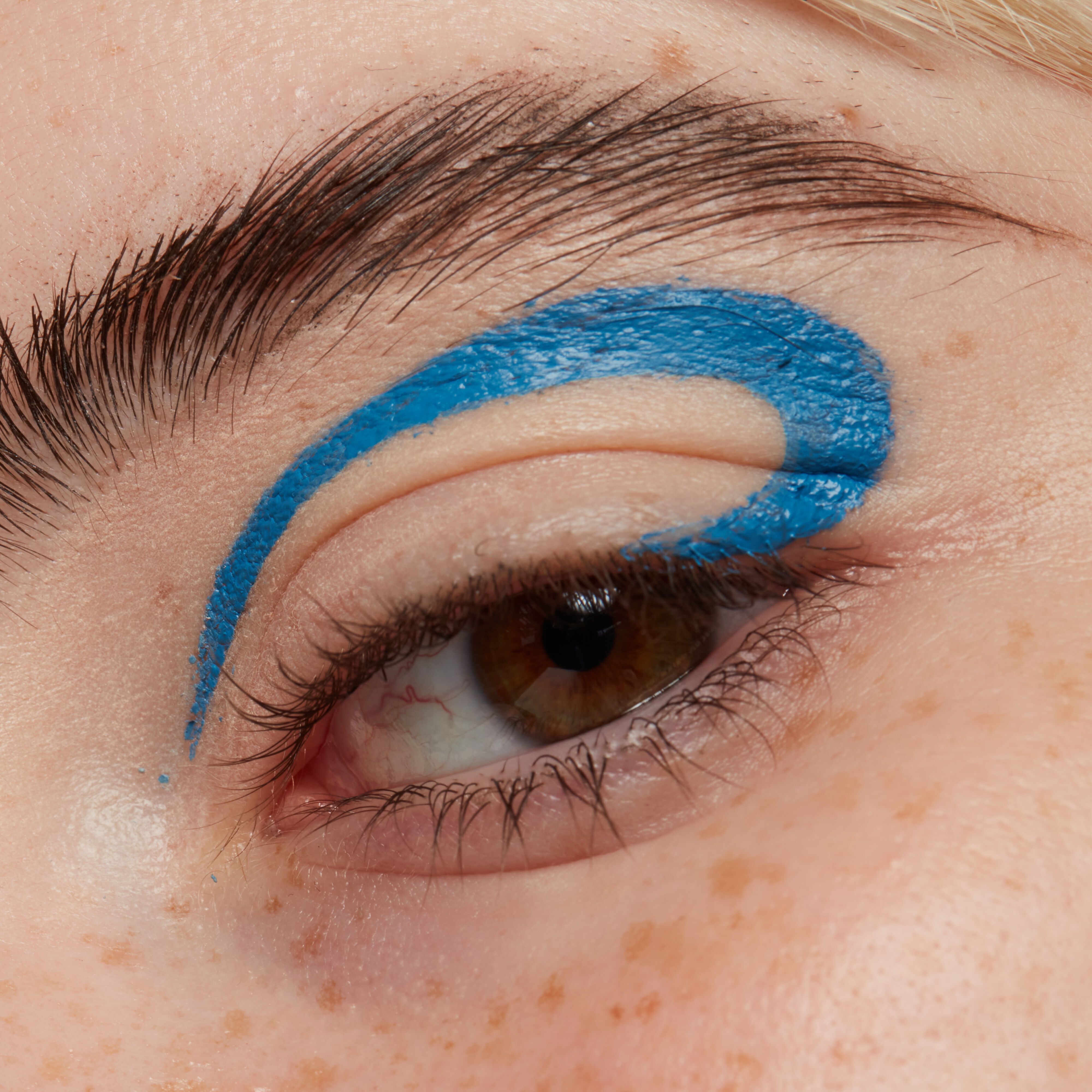 Vivid Brights Liquid Liner on model