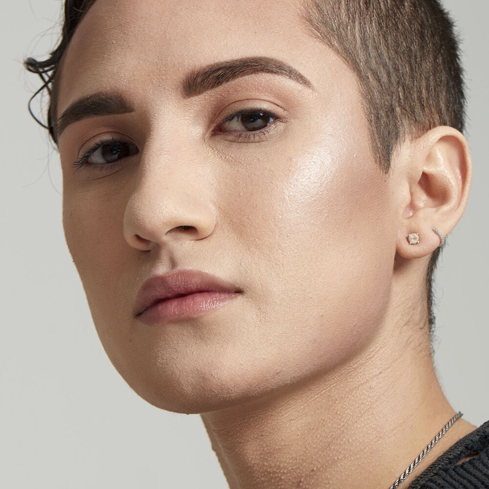 Highlight and Contour Pro Palette before and after on model 6