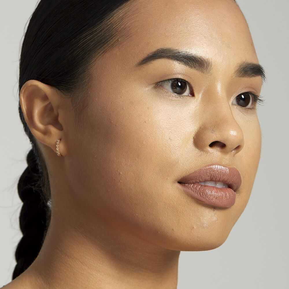 Highlight and Contour Pro Palette before and after on model 8