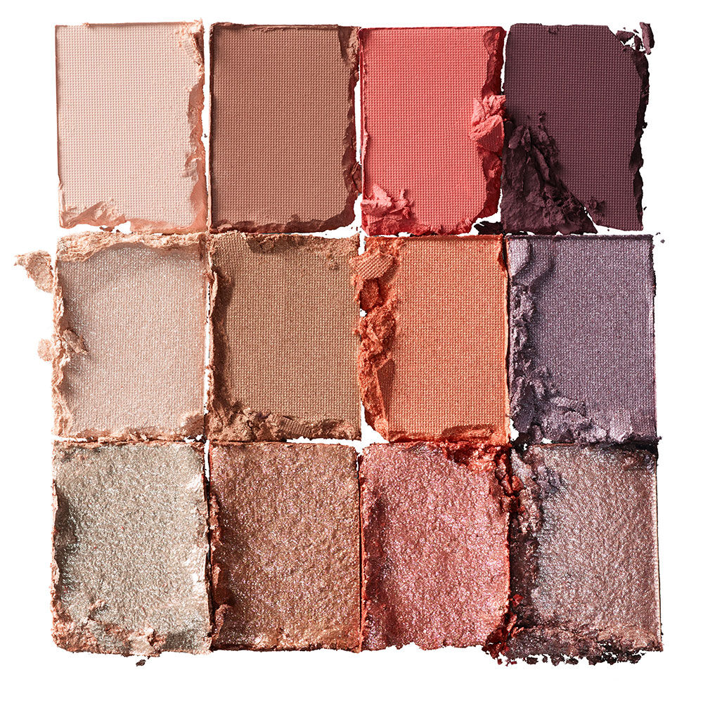 Ultimate multi-finish shadow palette opened pigments