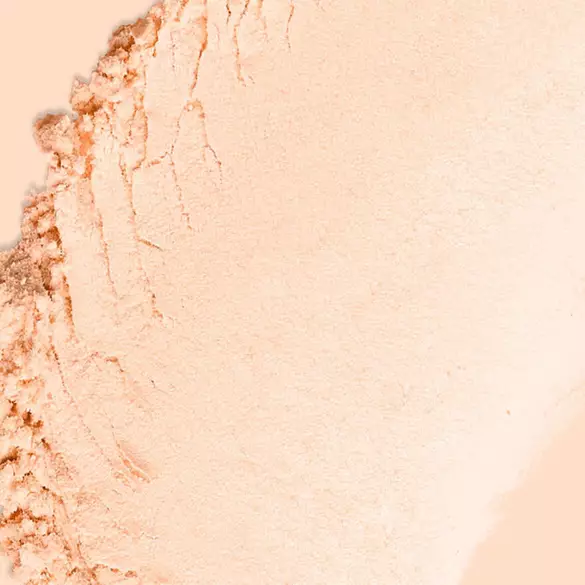 Texture swatch of Wonder Snatch™ Setting Powder in shade Sugar Serve, a translucent light shade