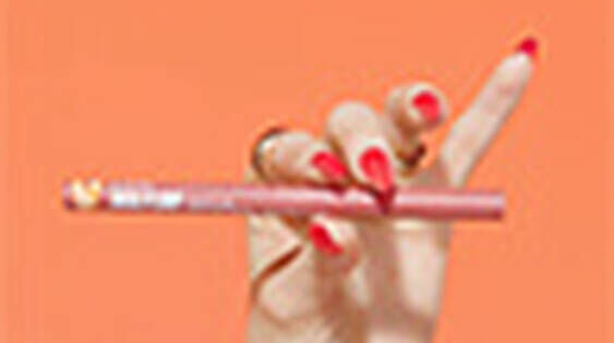 closeups of Duck Plump Plumping Lip Liner and Duck Plump Plumping Lip Liner being applied