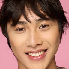 Model wearing NYX Make ’Em Wonder™ Foundation in shade 10 Nude with smooth matte finish and natural lips.