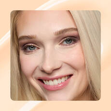 Close-up of model wearing Wonder Snatch(TM) Concealer in Shade 01 Pale.