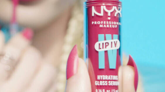 Video of applying Lip I.V. Hydrating Gloss Serum
