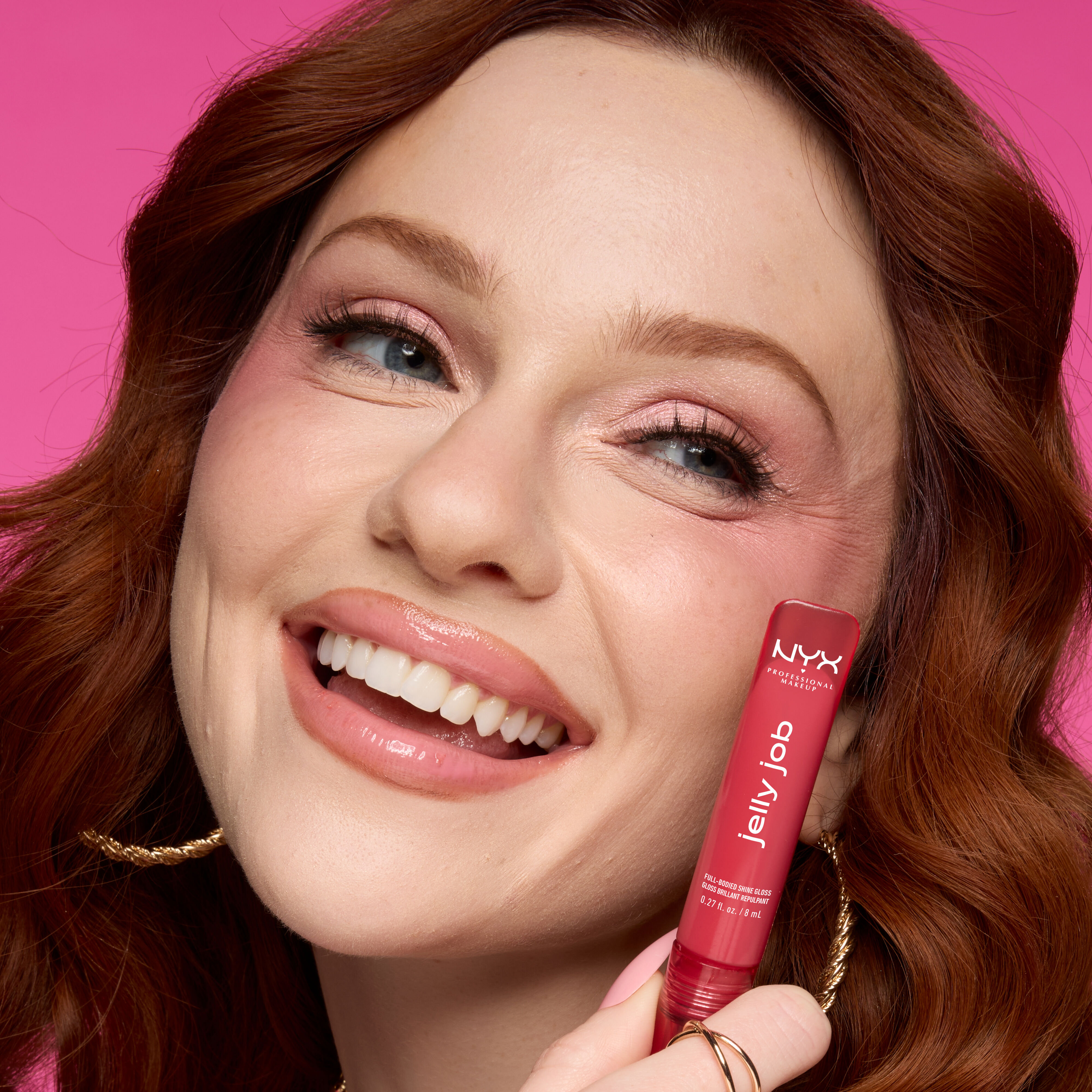 model holding jelly job 