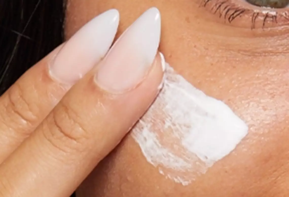 APPLYING MARSHMELLOW PRIMER